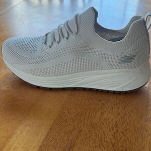 Skechers Off White Athletic Shoes Women’s Size 10.  NWT